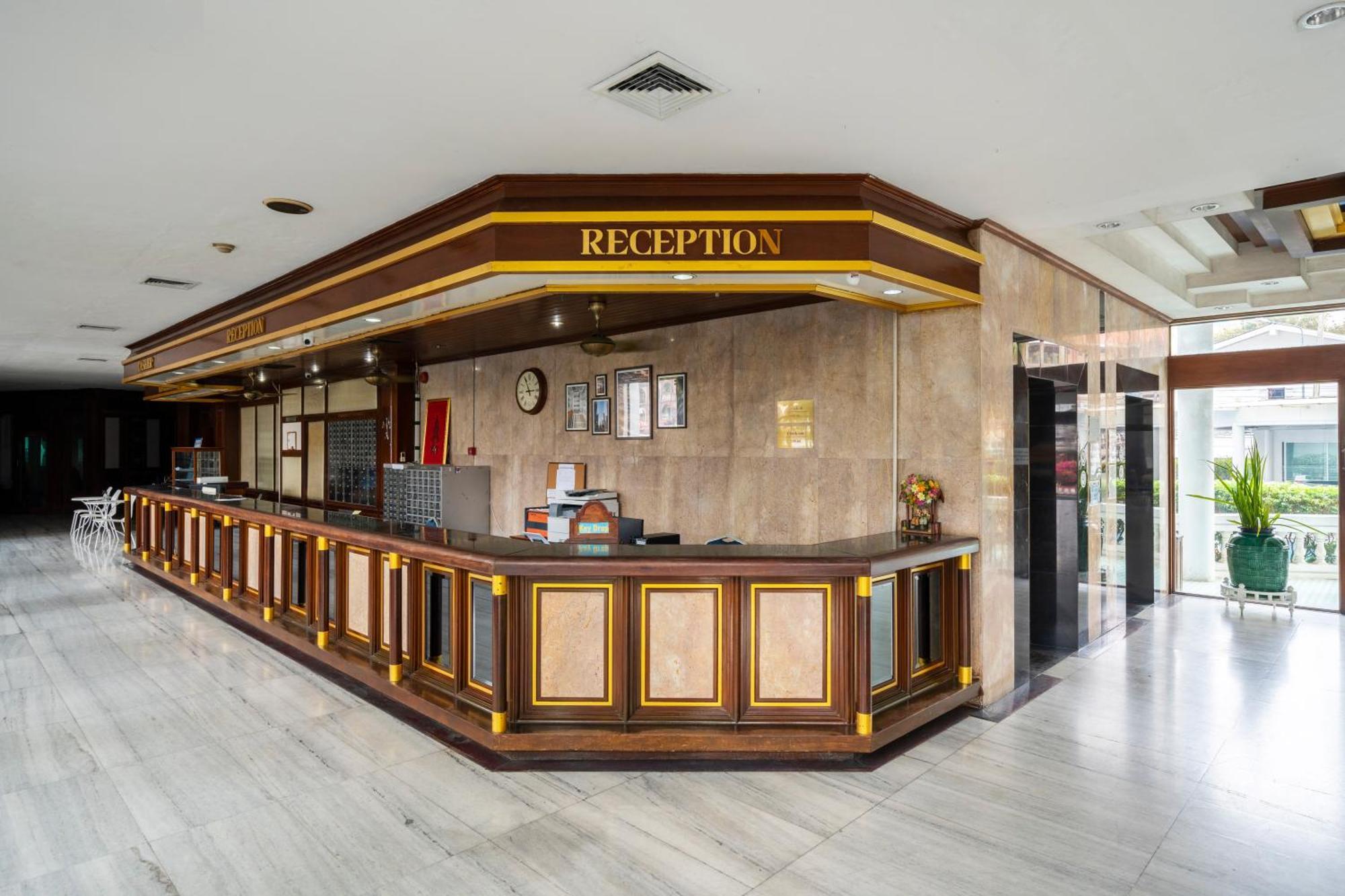 Welcome Plaza Hotel Патая Екстериор снимка