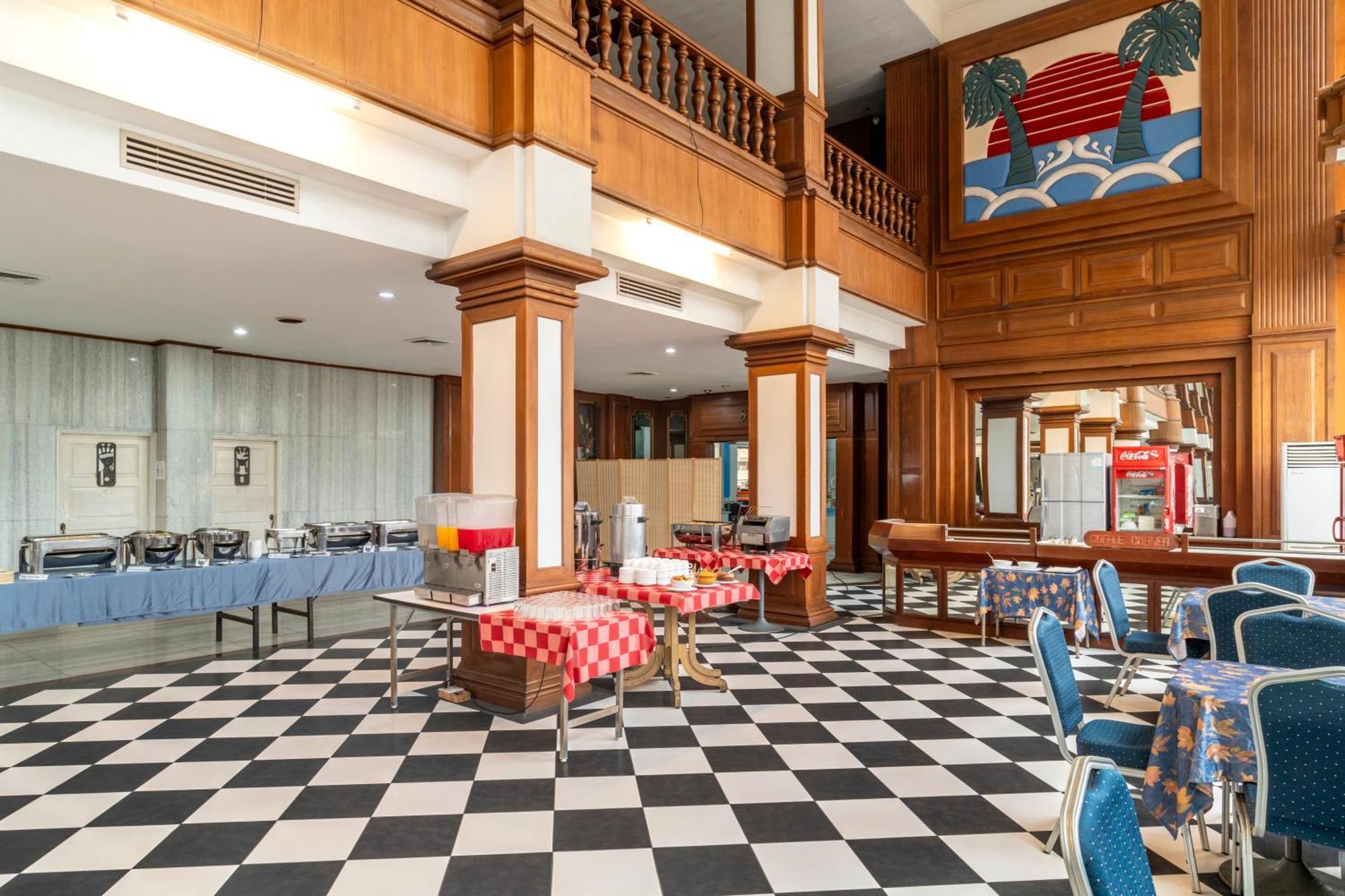 Welcome Plaza Hotel Патая Екстериор снимка