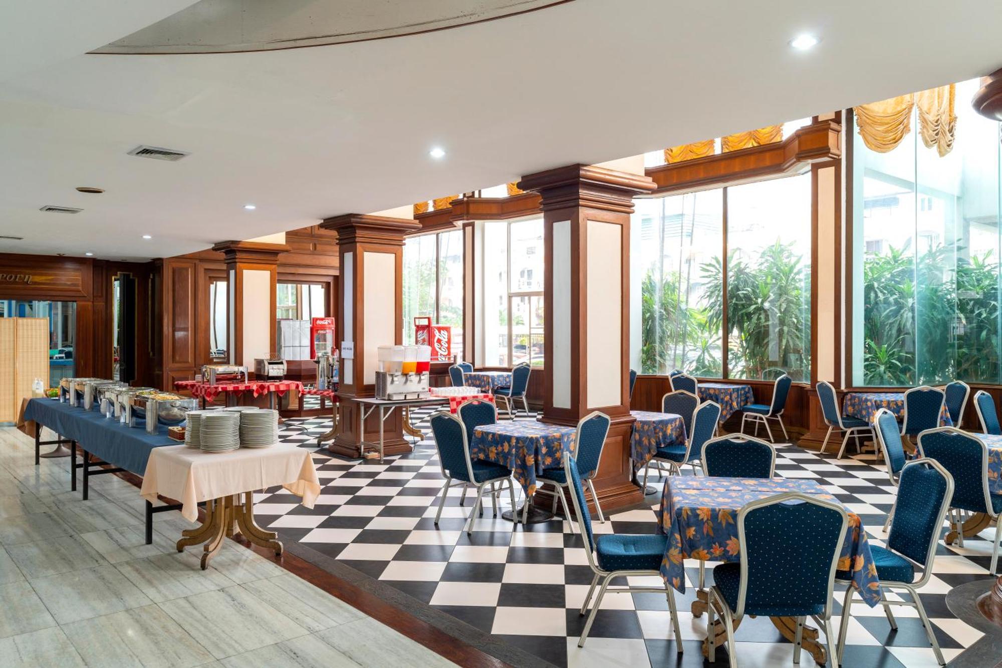 Welcome Plaza Hotel Патая Екстериор снимка