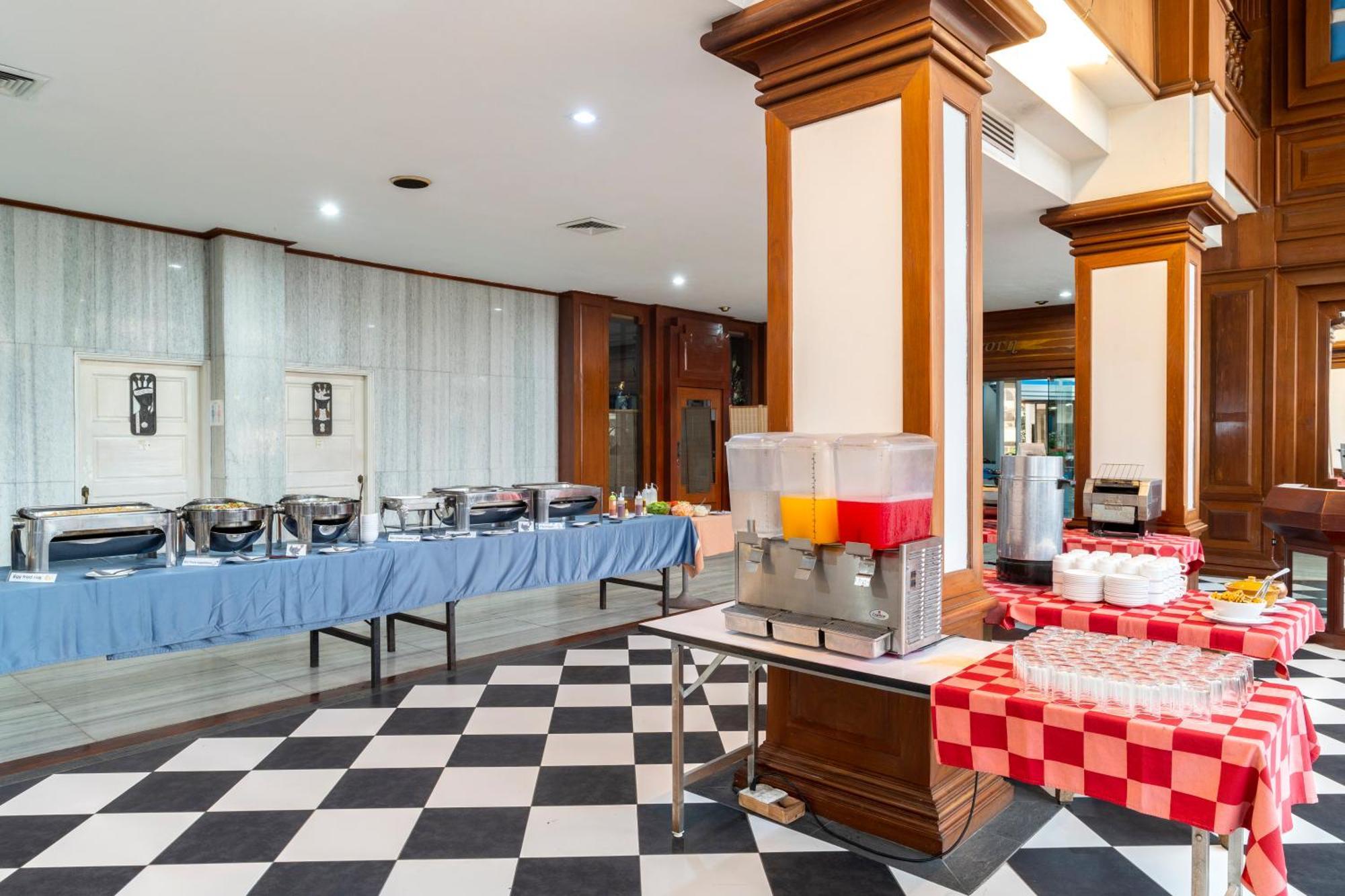 Welcome Plaza Hotel Патая Екстериор снимка
