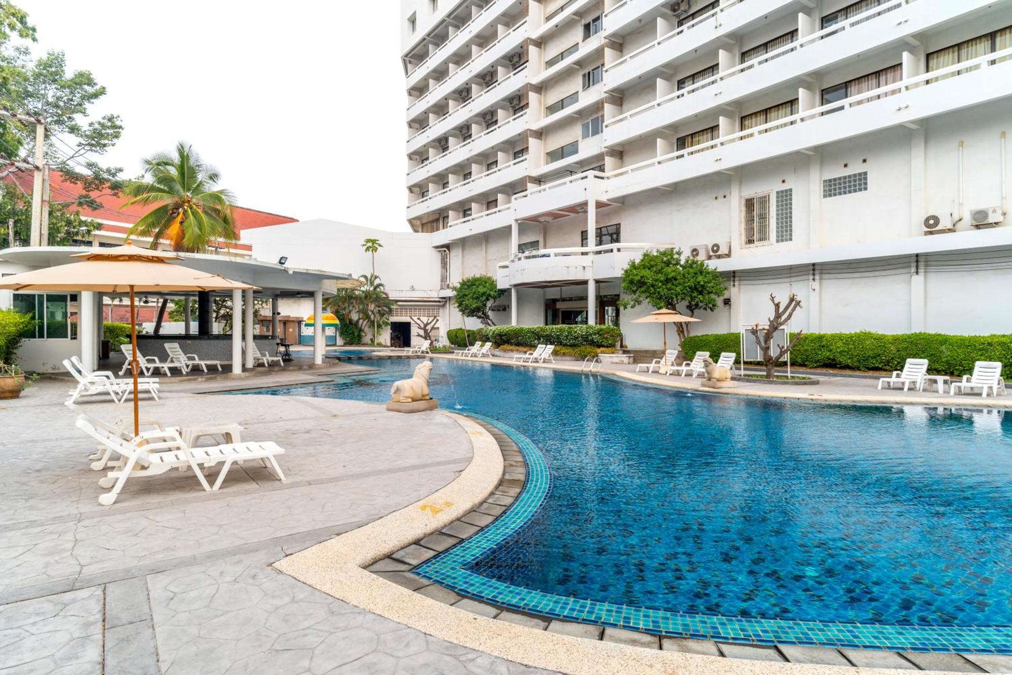 Welcome Plaza Hotel Патая Екстериор снимка