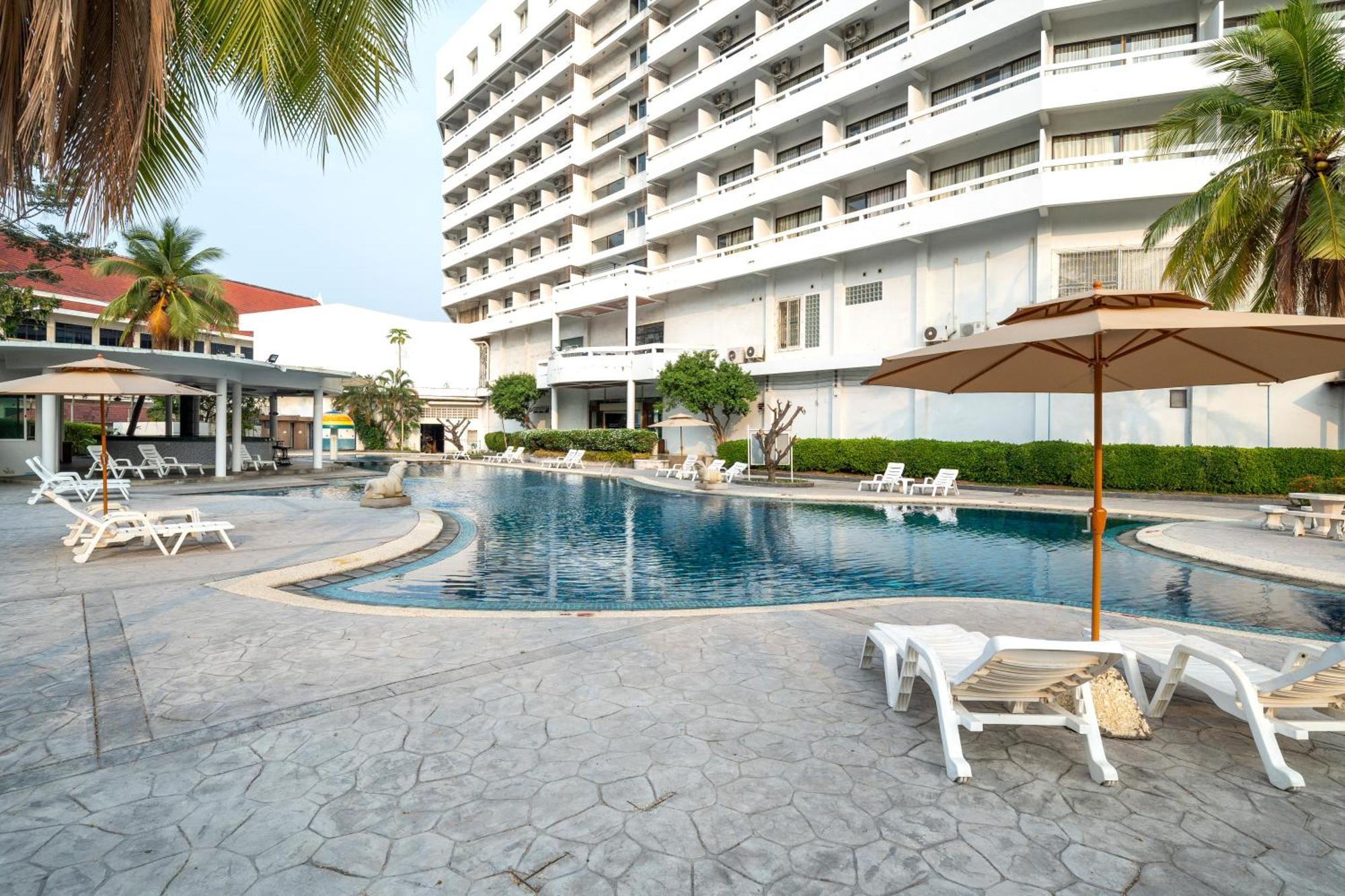Welcome Plaza Hotel Патая Екстериор снимка