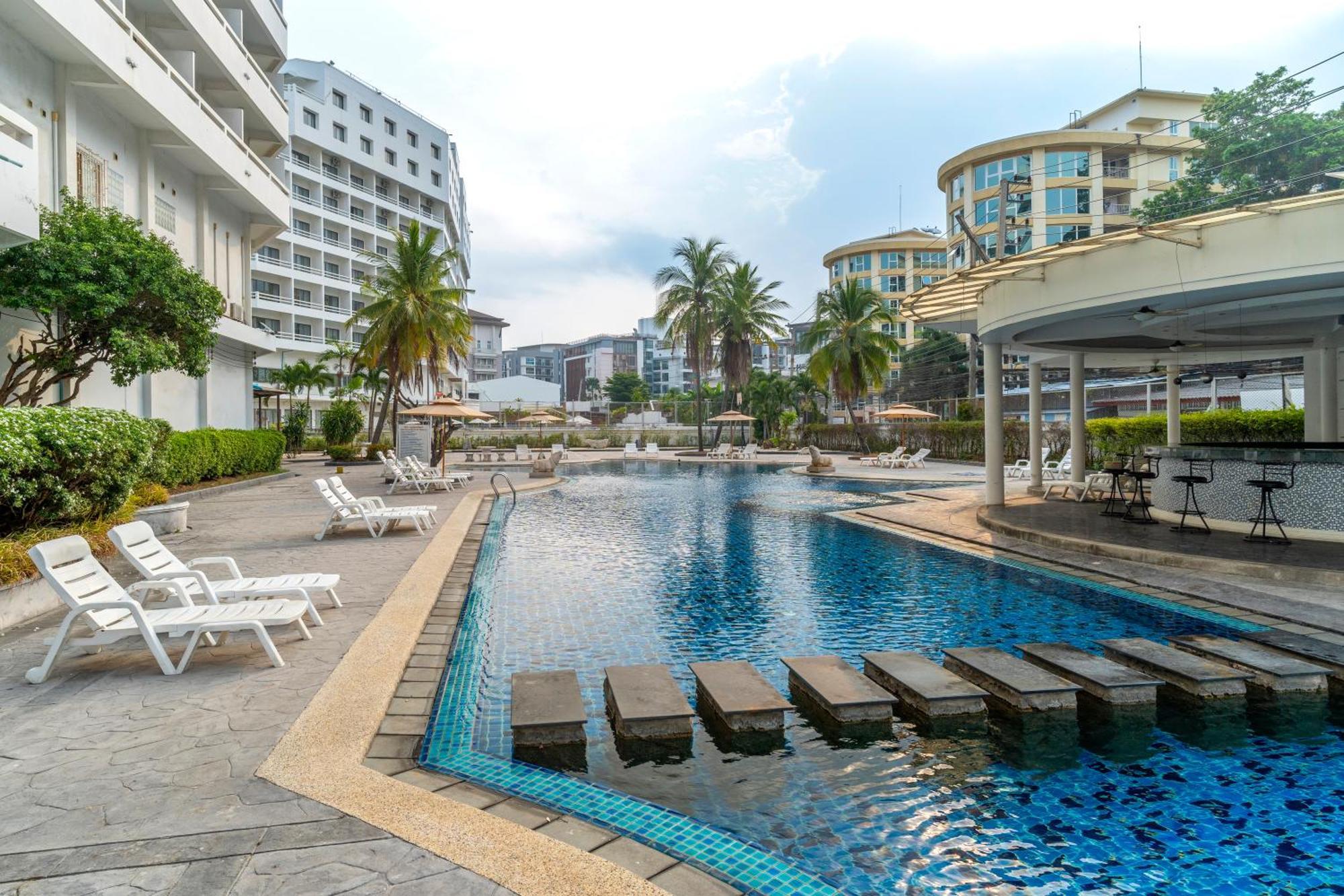 Welcome Plaza Hotel Патая Екстериор снимка