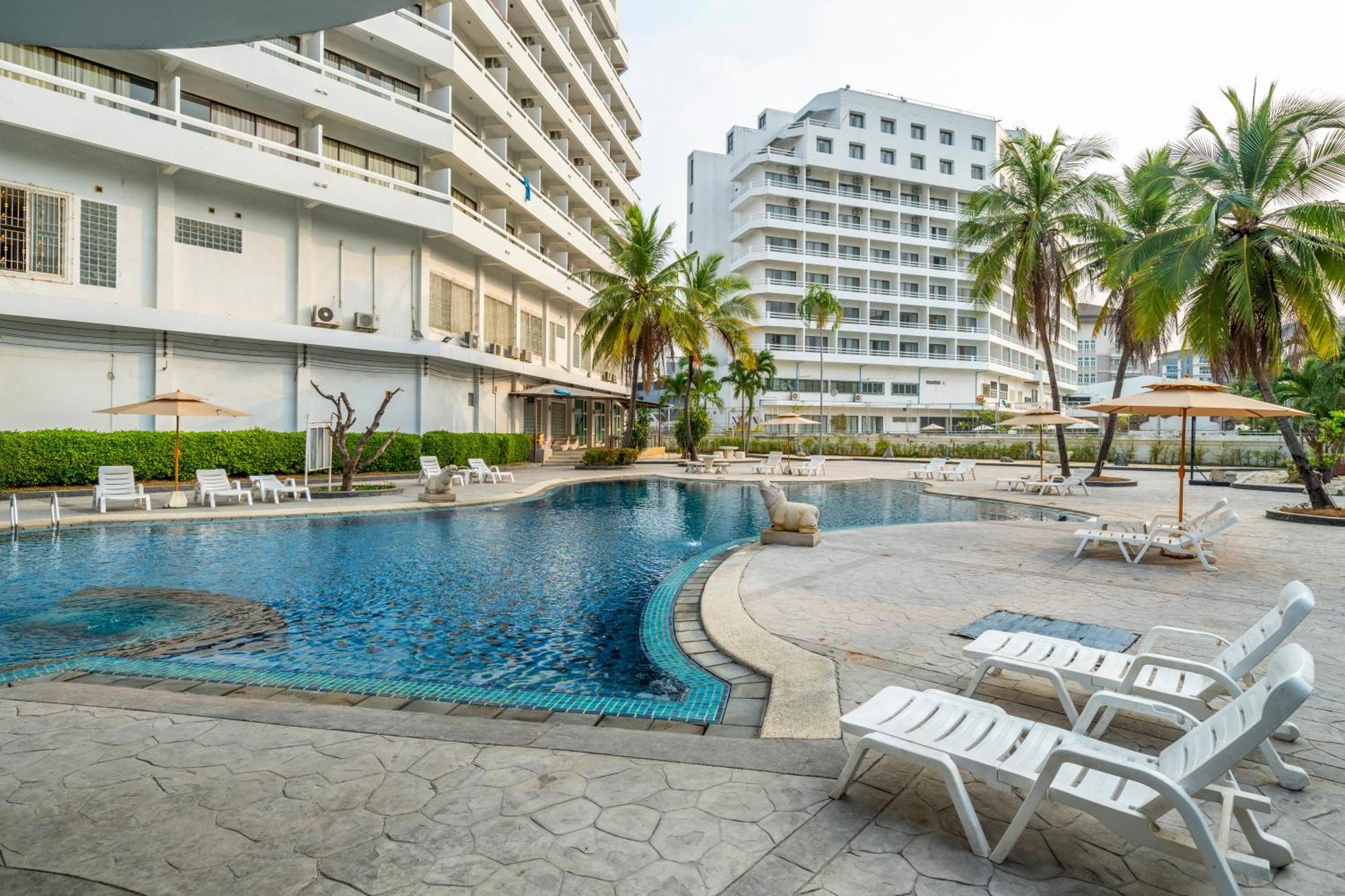 Welcome Plaza Hotel Патая Екстериор снимка