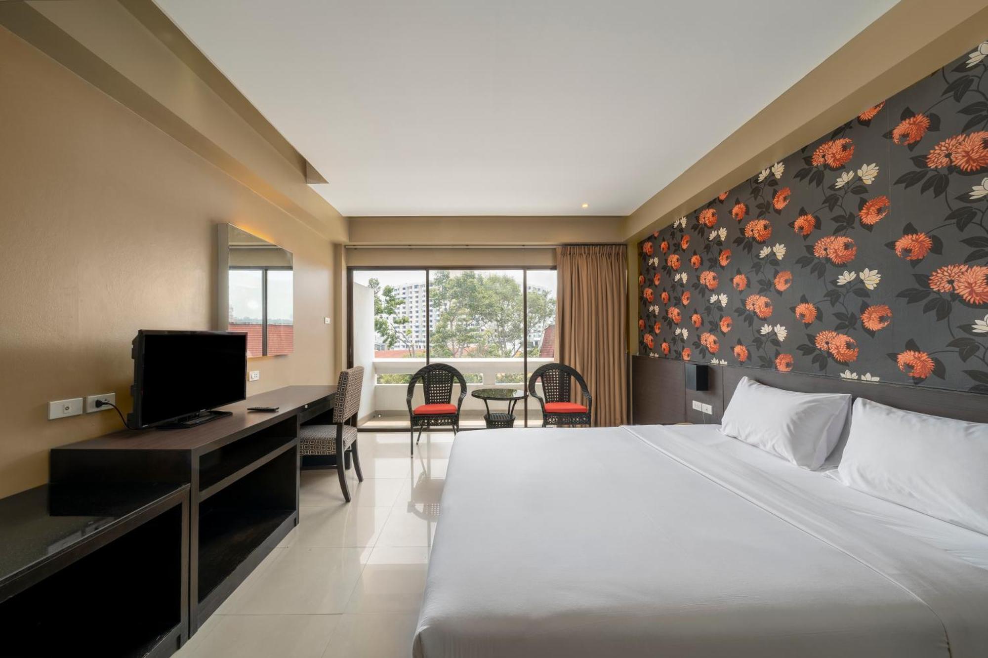 Welcome Plaza Hotel Патая Екстериор снимка