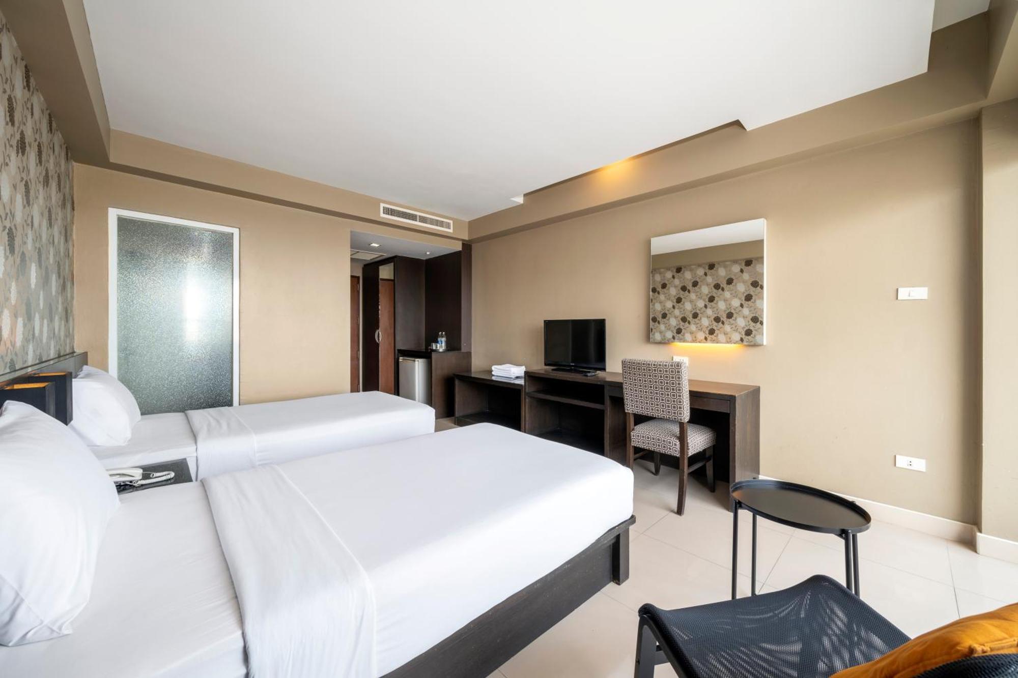 Welcome Plaza Hotel Патая Екстериор снимка
