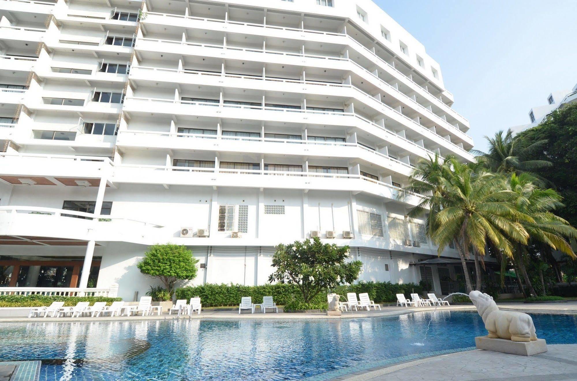 Welcome Plaza Hotel Патая Екстериор снимка